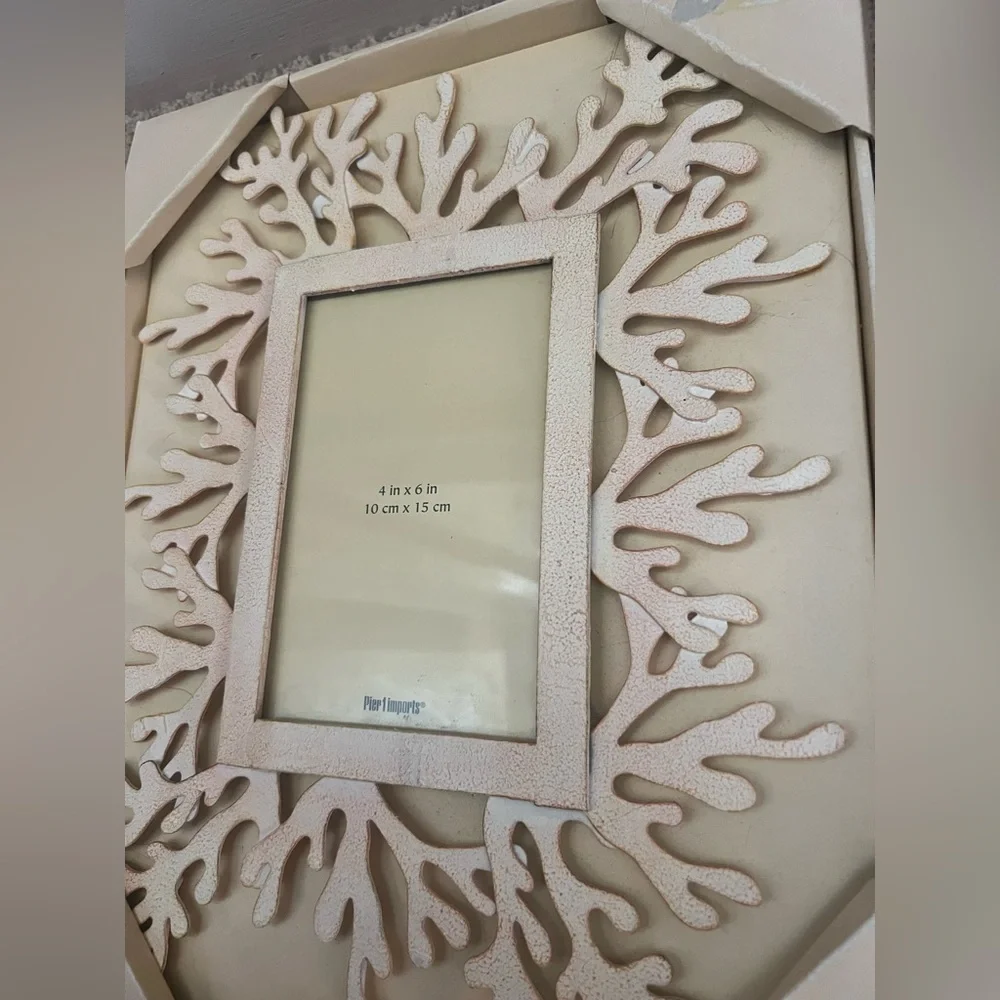 New in box pier 1 picture frame 4 x 6 table top coral beach ocean cream metal - Picture 5 of 11